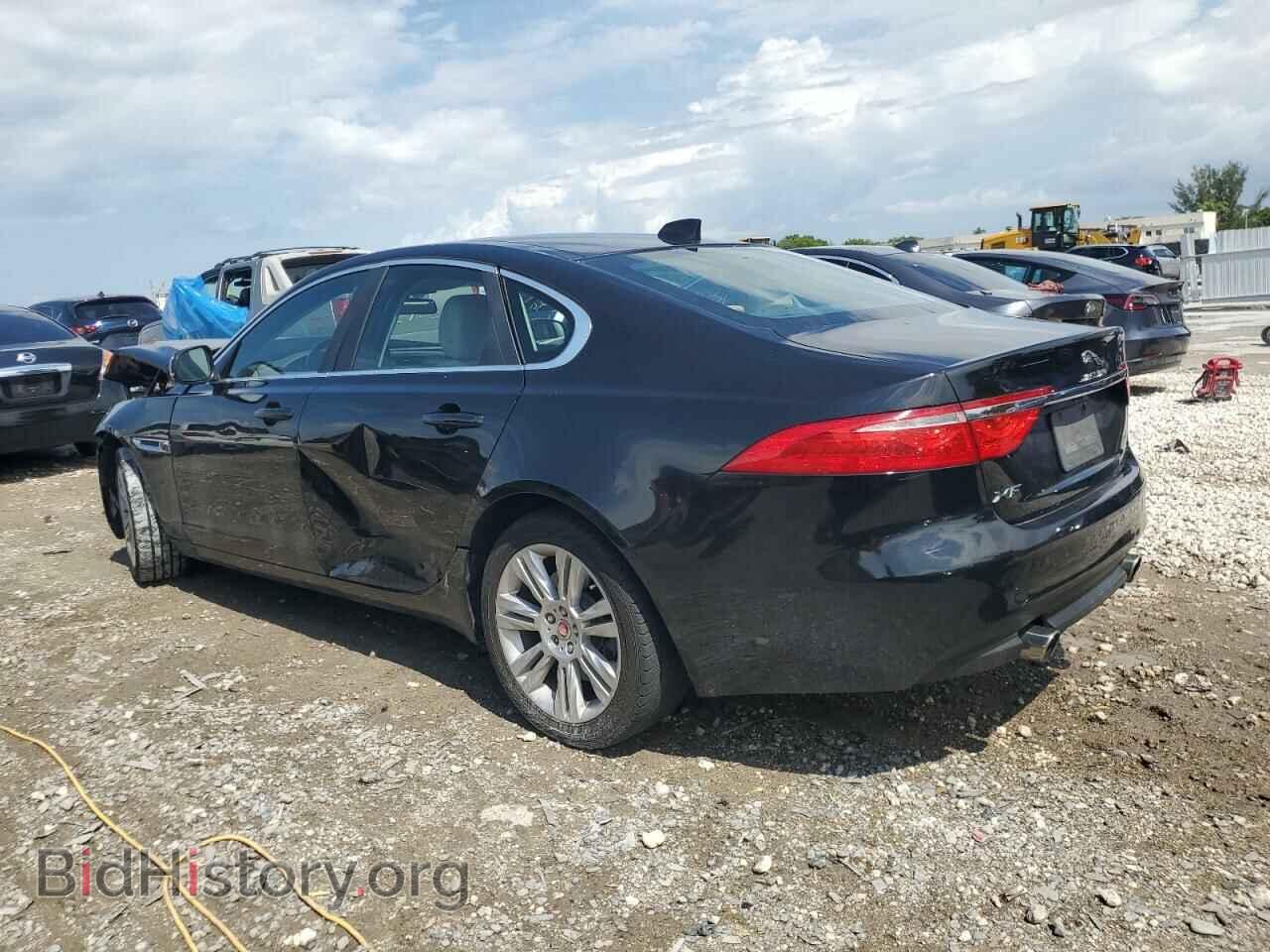 2017 JAGUAR XF - VIN: SAJBD4BVXHCY40540 - Фото 2