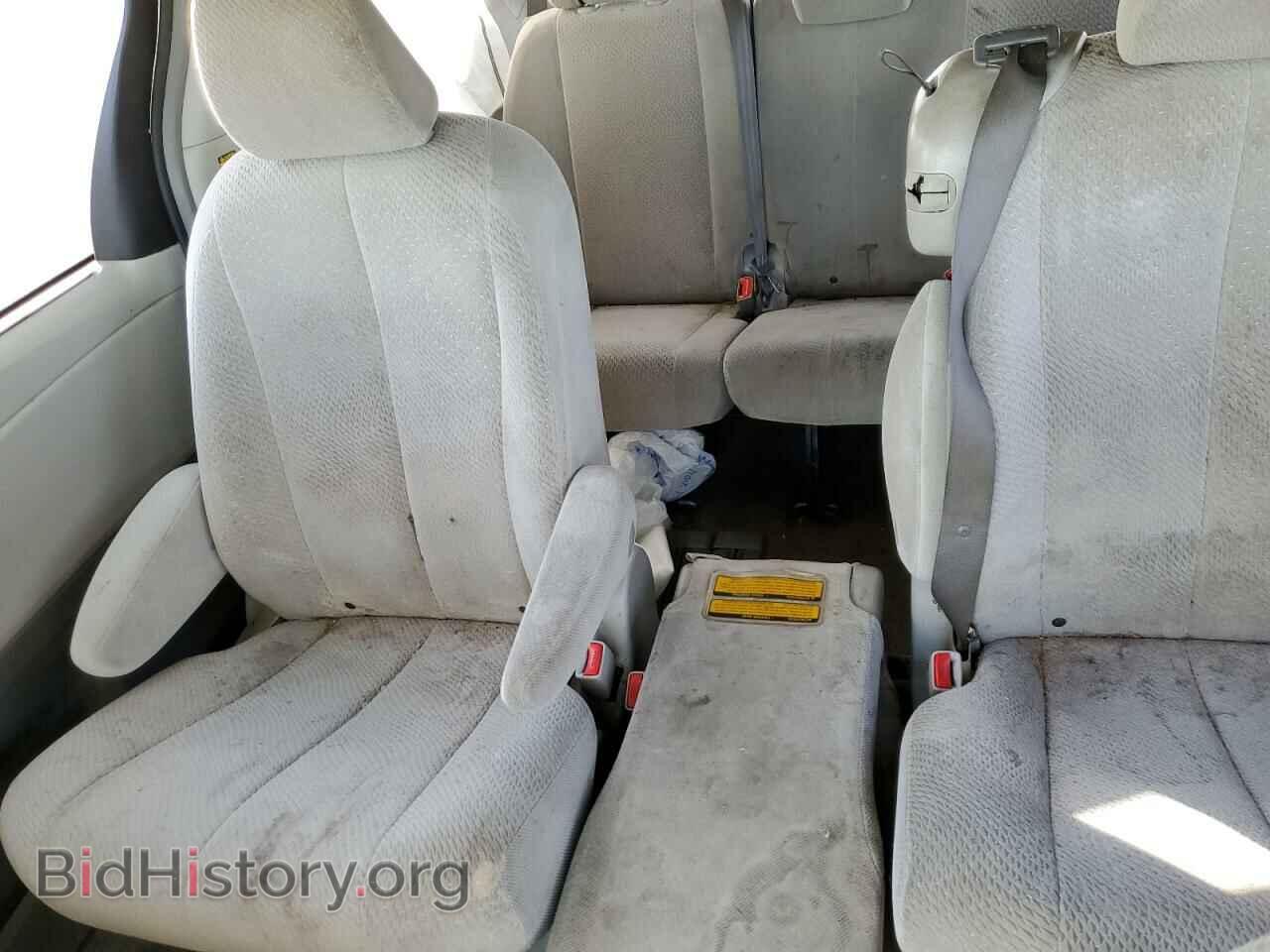 2011 TOYOTA SIENNA - VIN: 5TDKK3DC2BS020744 - Фото 11