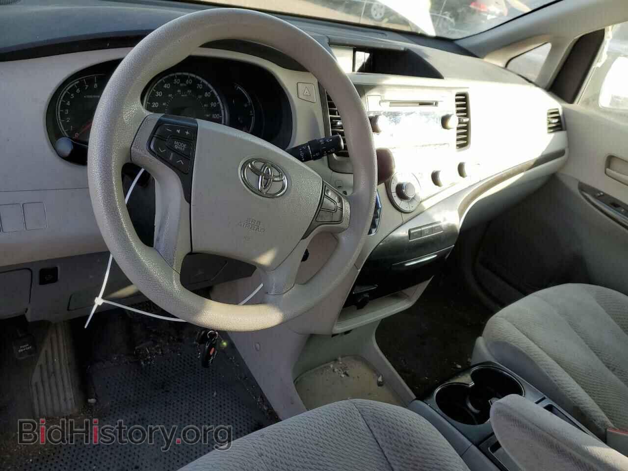 2011 TOYOTA SIENNA - VIN: 5TDKK3DC2BS020744 - Фото 8