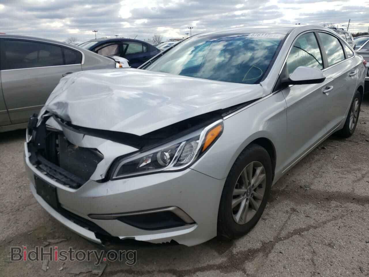 2016 HYUNDAI SONATA - VIN: 5NPE24AF7GH351995 - Фото 2