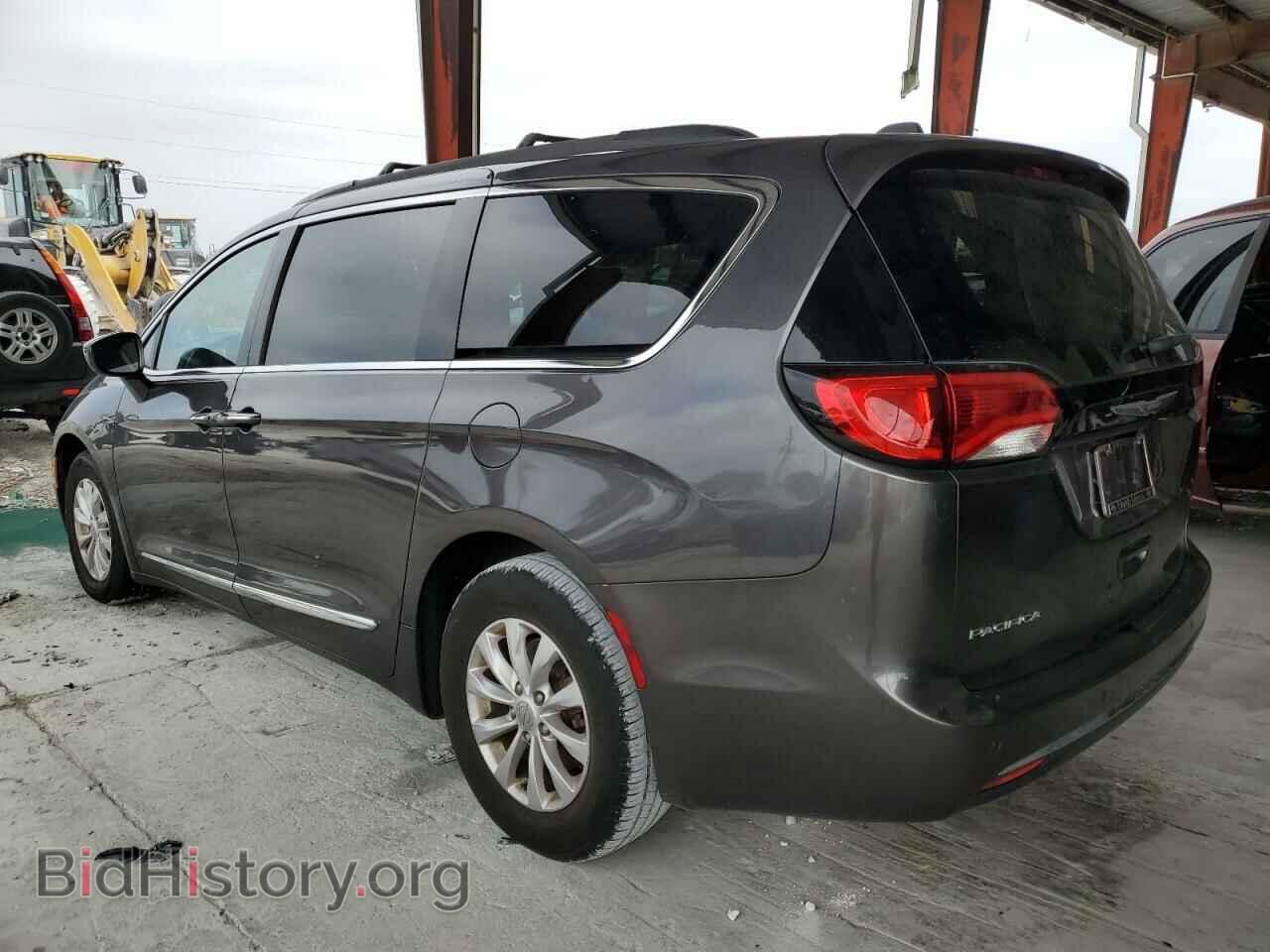 2017 CHRYSLER PACIFICA - VIN: 2C4RC1BG3HR656791 - Photo 2