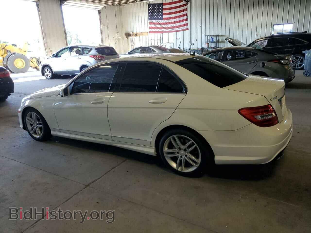 2013 MERCEDES-BENZ C-CLASS - VIN: WDDGF8AB2DR258037 - Фото 2
