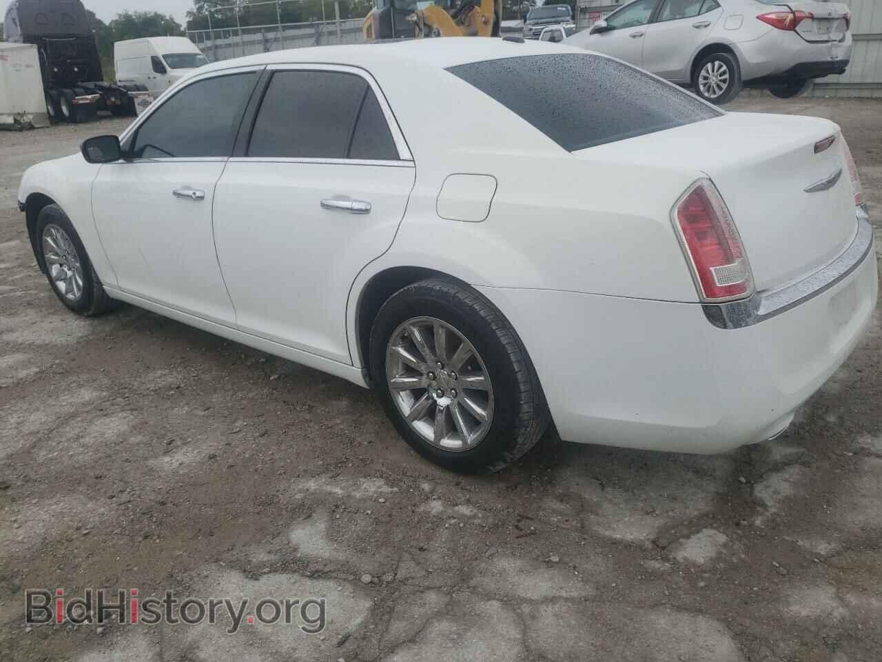 2011 CHRYSLER 300 - VIN: 2C3CA5CG4BH538686 - Фото 2