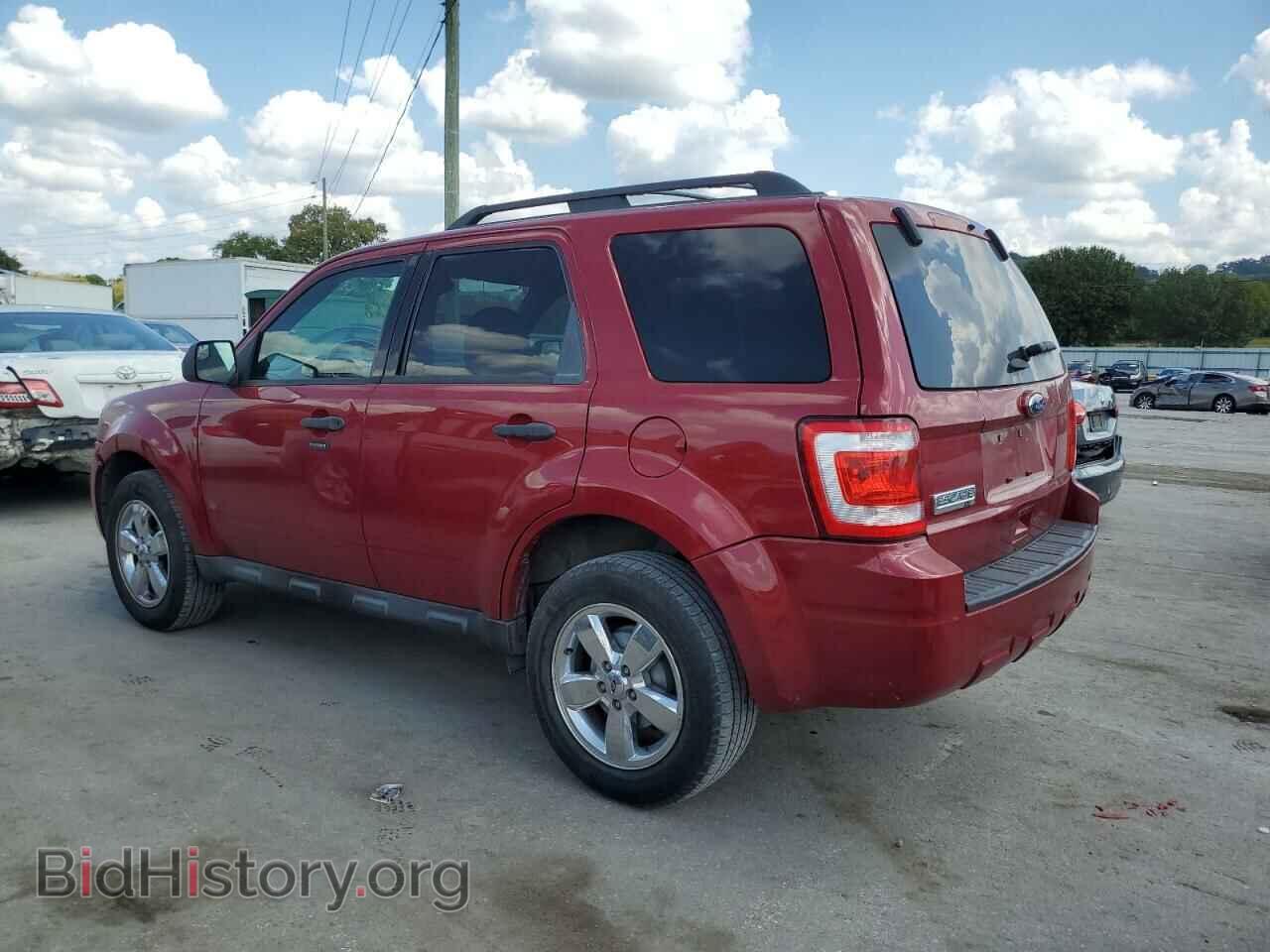 2011 FORD ESCAPE - VIN: 1FMCU0D75BKB82970 - Фото 2