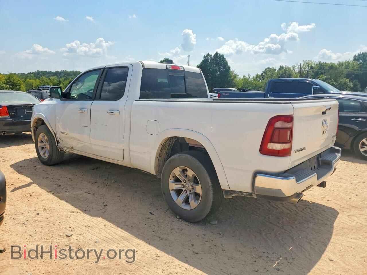 2020 RAM 1500 - VIN: 1C6SRFDT1LN318231 - Фото 2