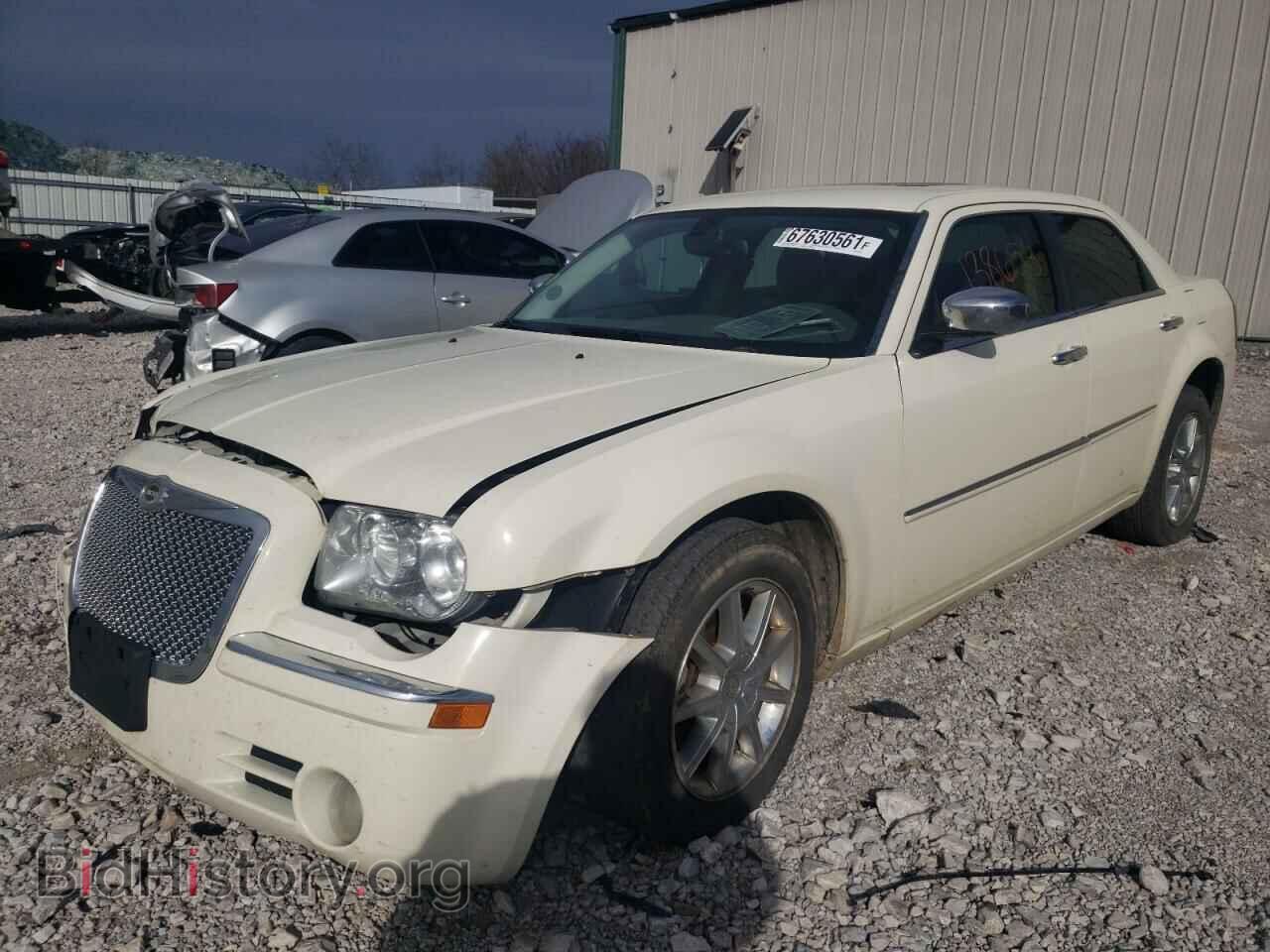 2009 CHRYSLER 300 - VIN: 2C3KK33VX9H553232 - Фото 2