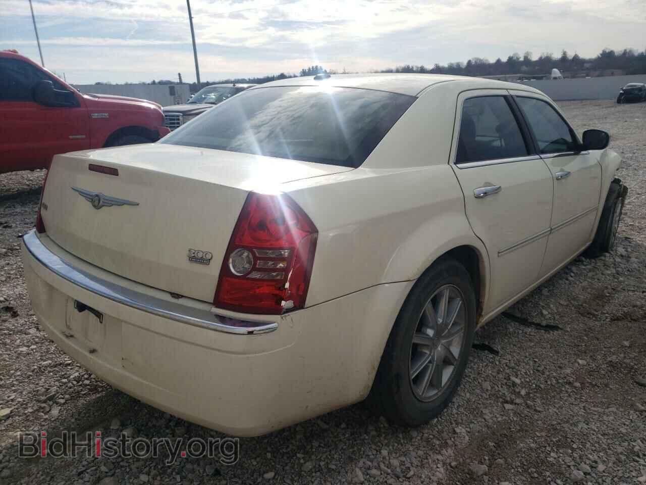 2009 CHRYSLER 300 - VIN: 2C3KK33VX9H553232 - Фото 4