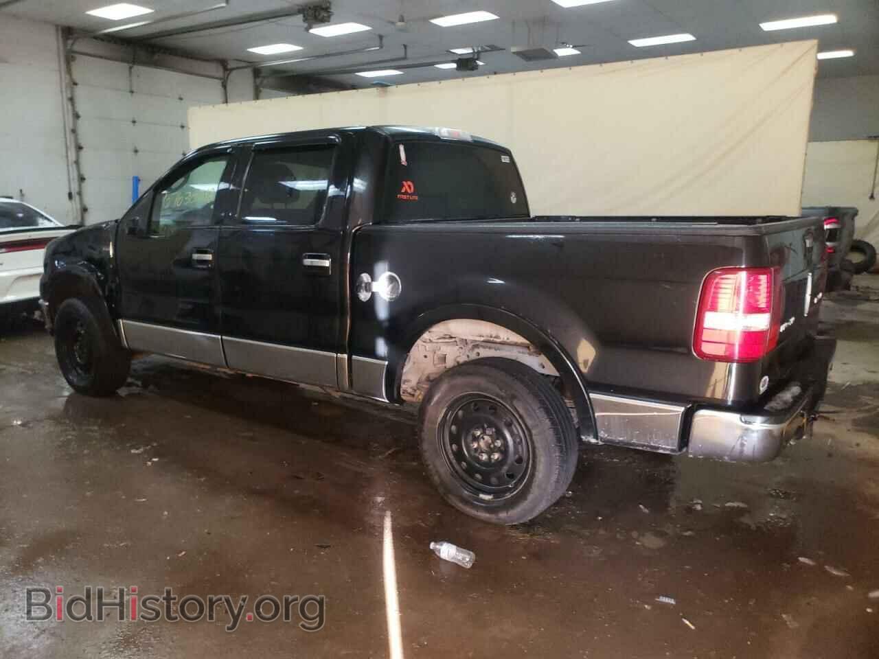 2006 LINCOLN MARK LT - VIN: 5LTPW18596FJ09093 - Фото 2