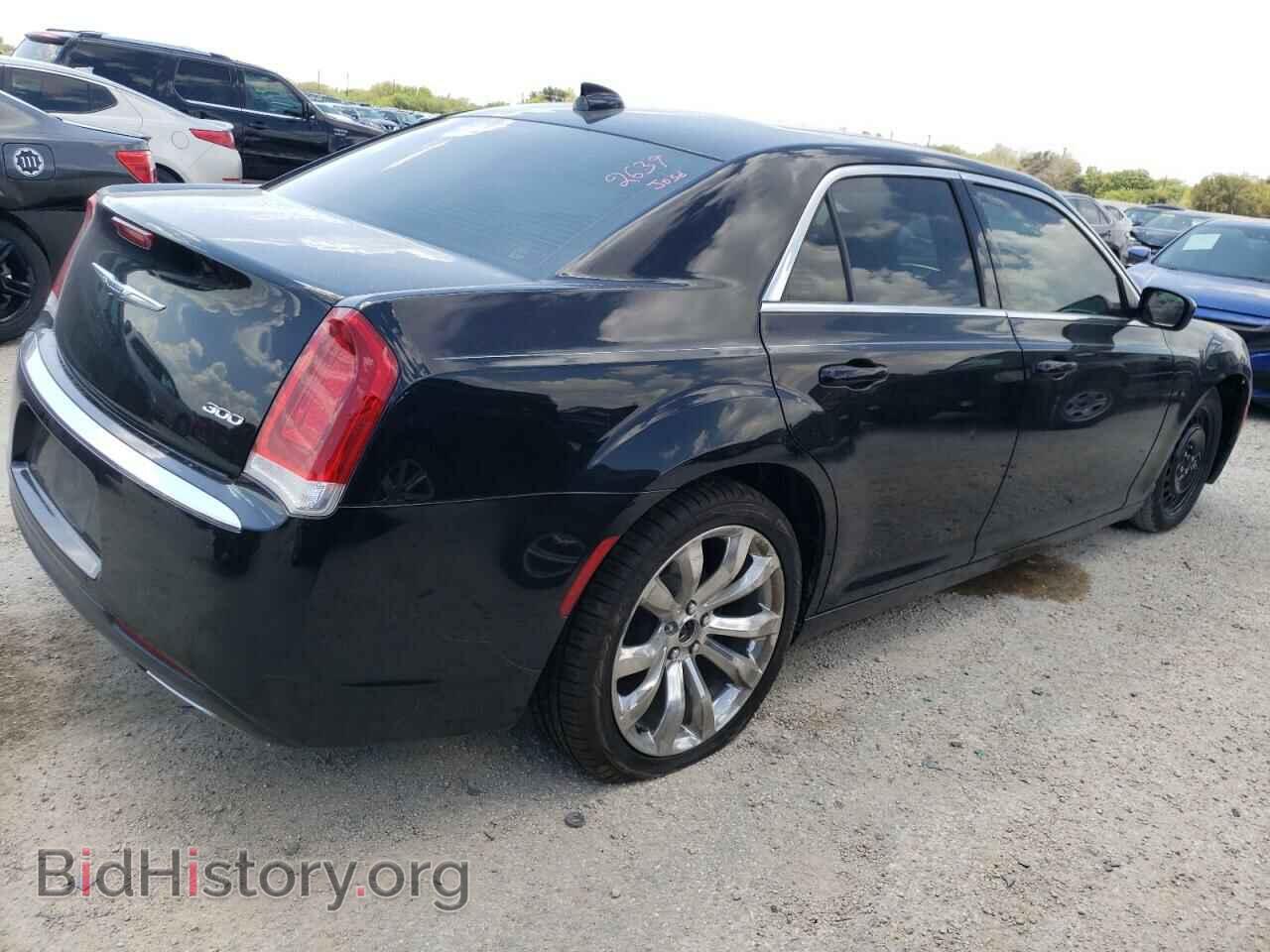 2017 CHRYSLER 300 - VIN: 2C3CCAAGXHH577586 - Фото 3