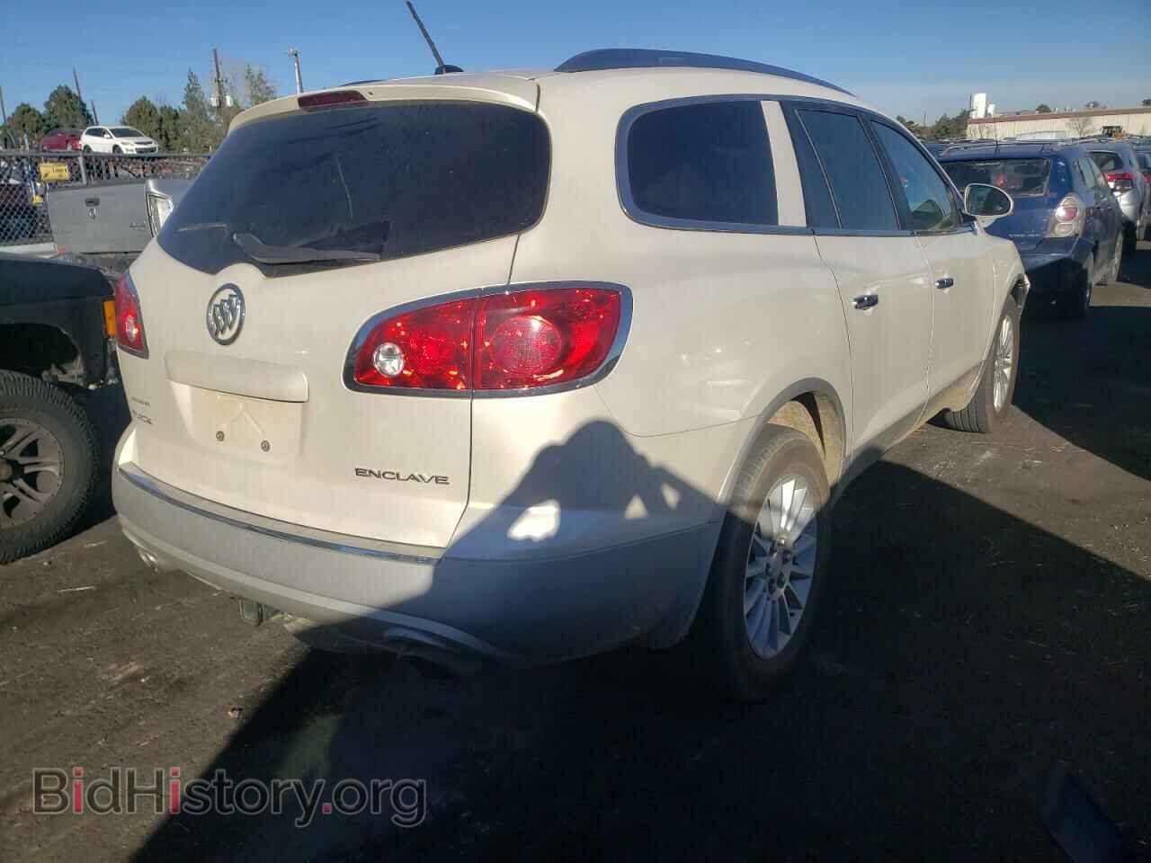 2011 BUICK ENCLAVE - VIN: 5GAKRAED7BJ192581 - Фото 4