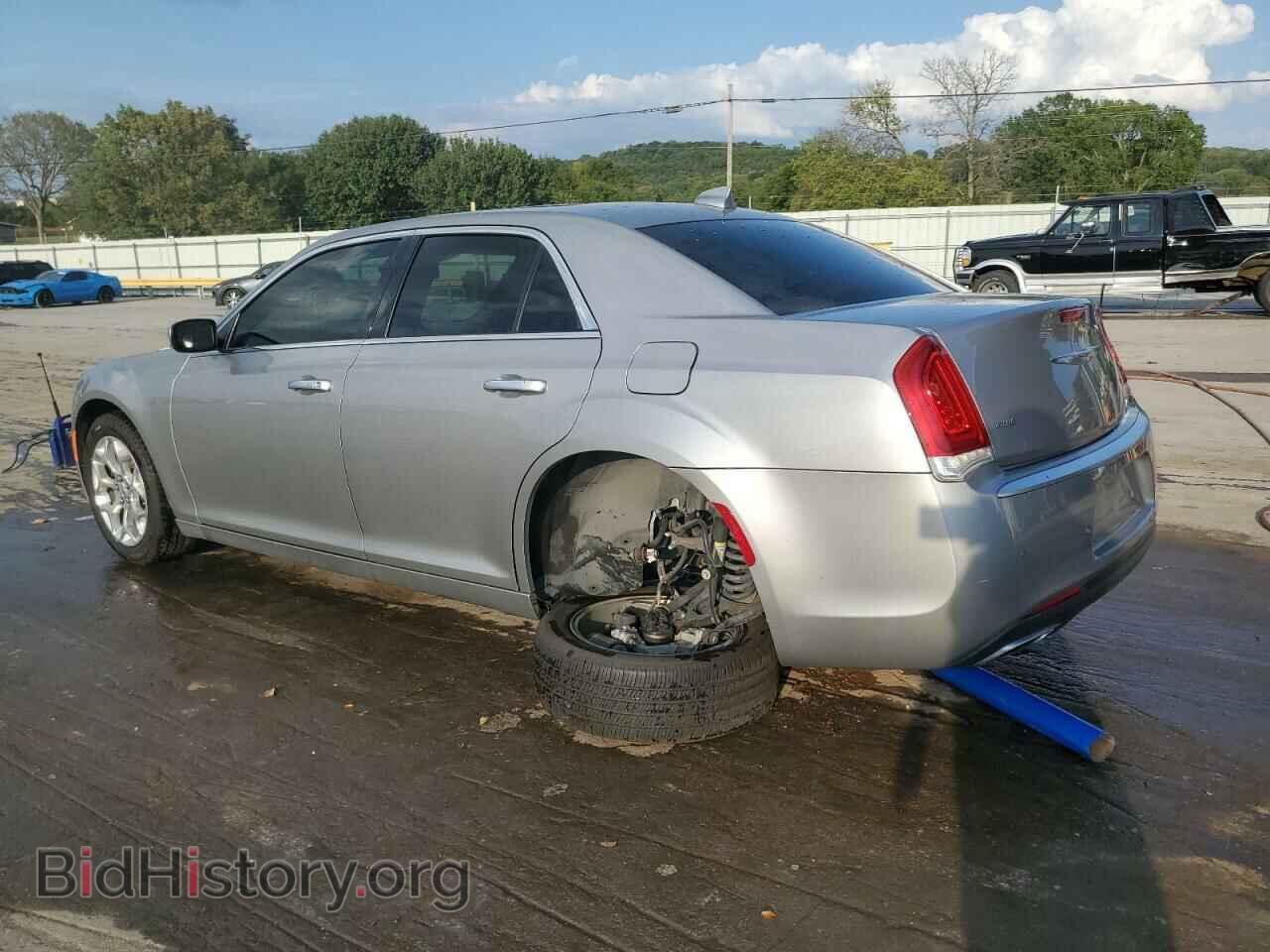 2016 CHRYSLER 300 - VIN: 2C3CCASG9GH112066 - Фото 2