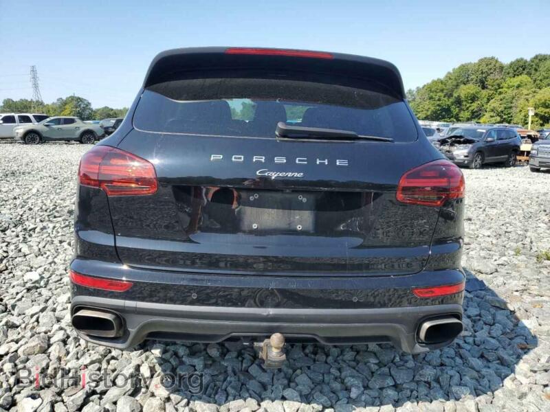 2016 Porsche CAYENNE (VIN WP1AA2A23GKA11861) — photo 6 of 13