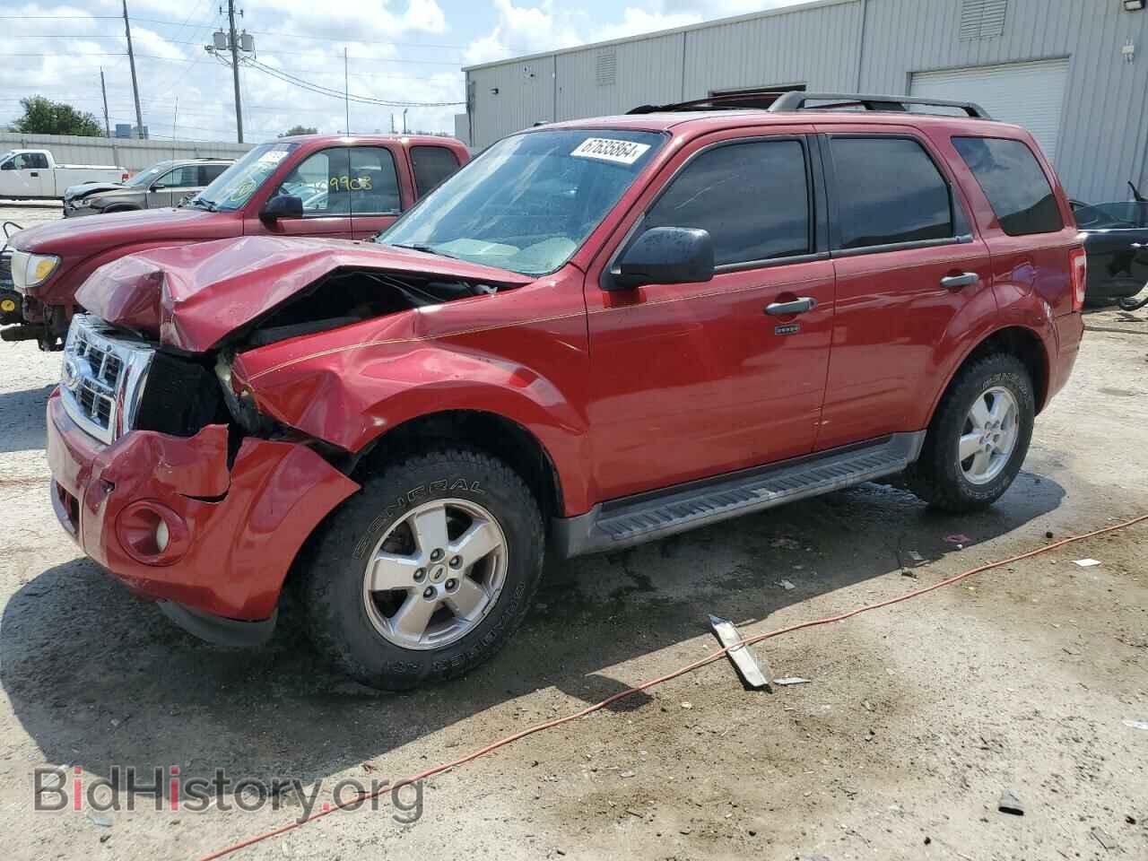 Фотография 1FMCU0DG4BKA41923 - FORD ESCAPE 2011