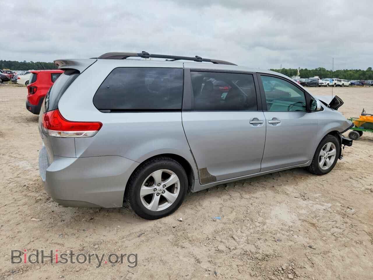 2011 TOYOTA SIENNA - VIN: 5TDKK3DCXBS068444 - Фото 3
