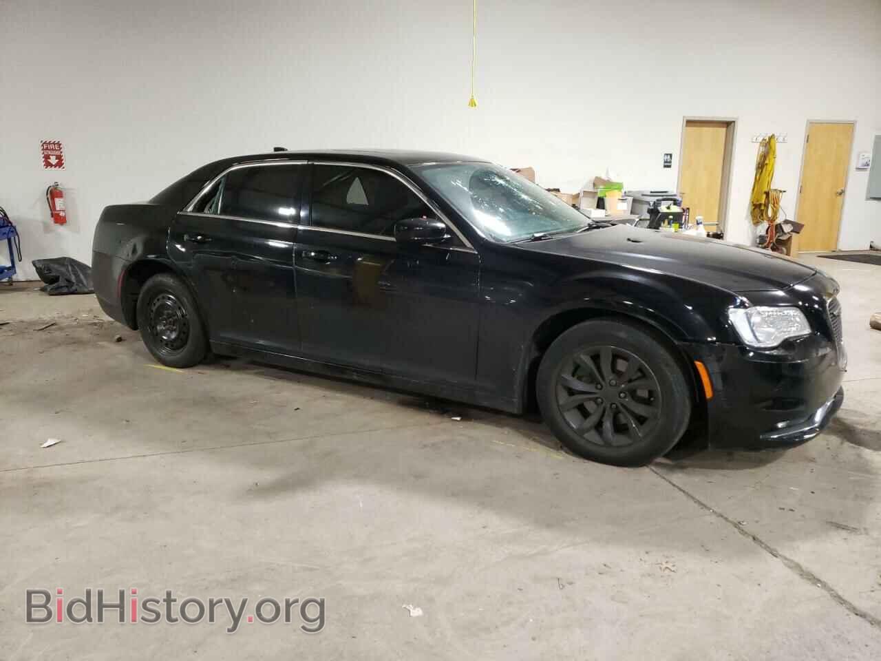 2016 CHRYSLER 300 - VIN: 2C3CCAAG3GH198248 - Фото 4