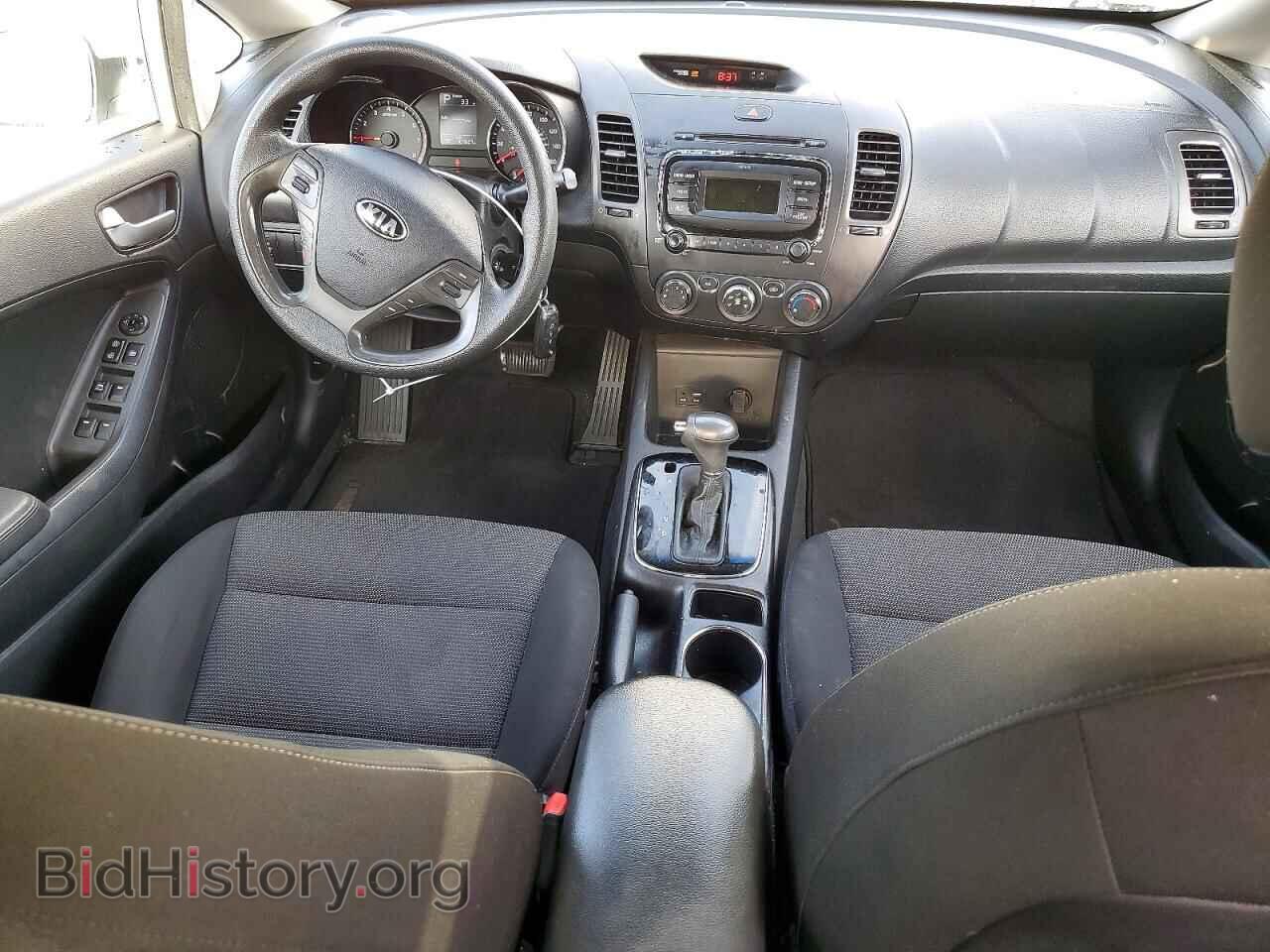 2017 Kia FORTE (VIN 3KPFK4A71HE036015) — фото 8 из 15