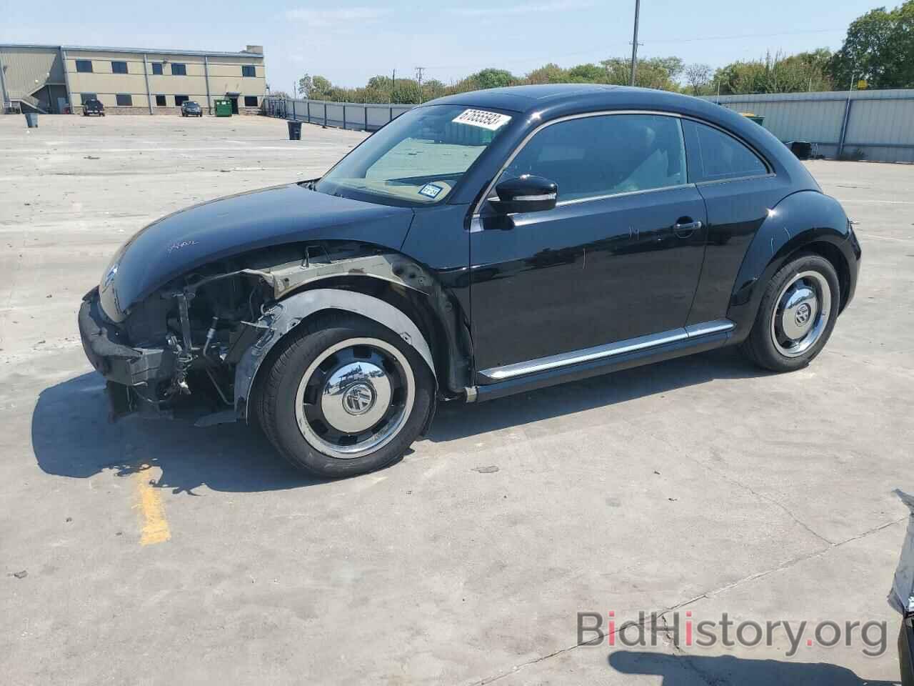 Photo 3VWJX7AT9DM628348 - VOLKSWAGEN BEETLE 2013