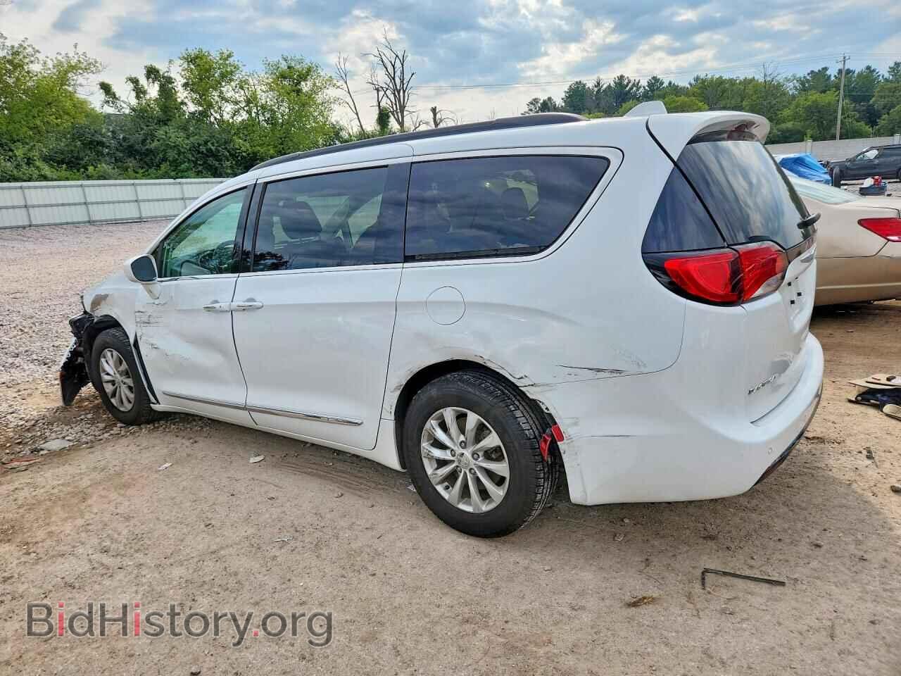 2017 CHRYSLER PACIFICA - VIN: 2C4RC1BG5HR576960 - Photo 2