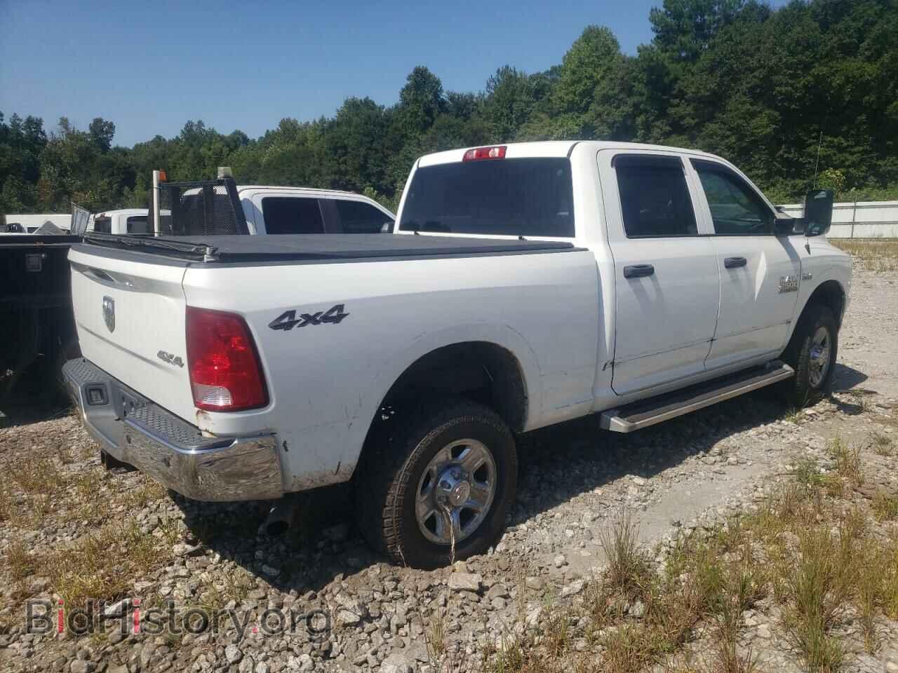 2018 RAM All Models - VIN: 3C6UR5CJ2JG106432 - Photo 3