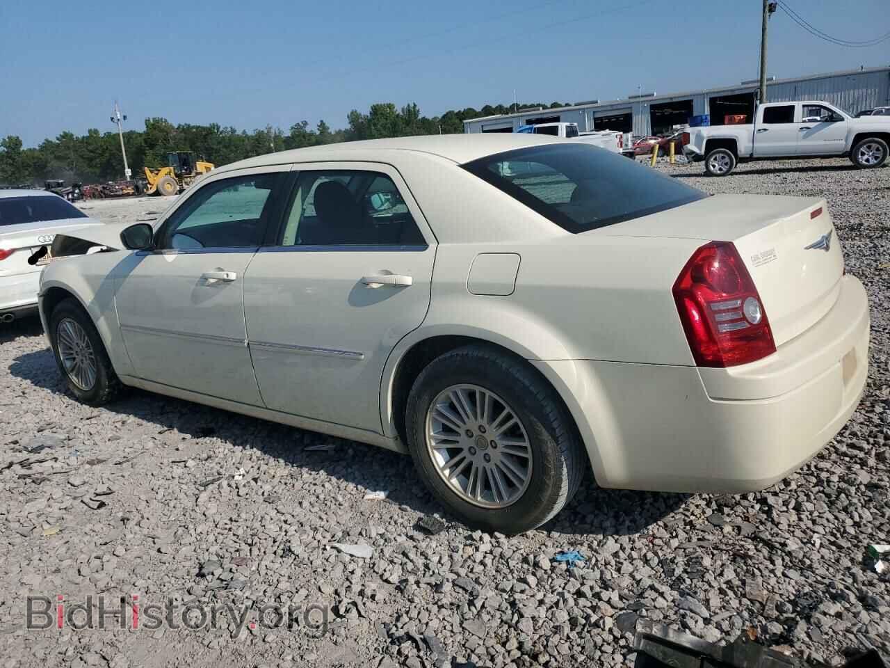 2009 CHRYSLER 300 - VIN: 2C3KA43D49H564825 - Фото 2