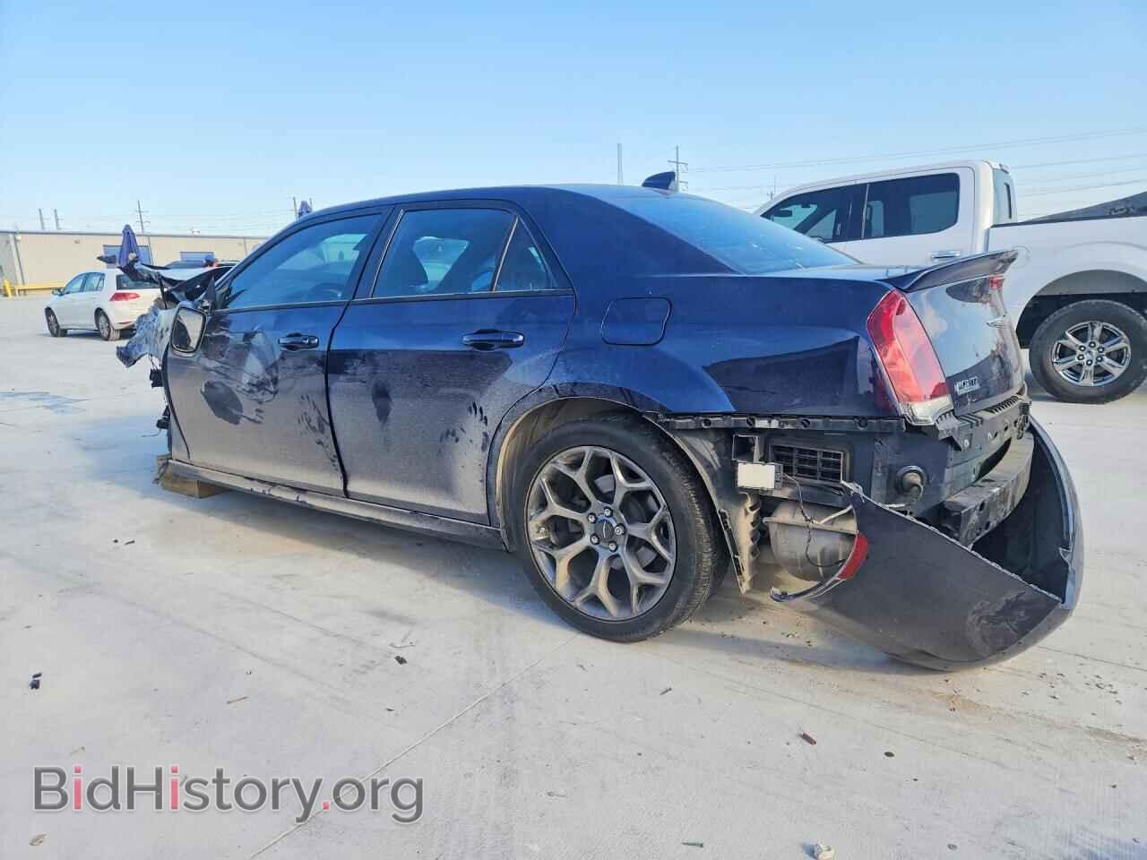 2016 CHRYSLER 300 - VIN: 2C3CCABT5GH182192 - Фото 2