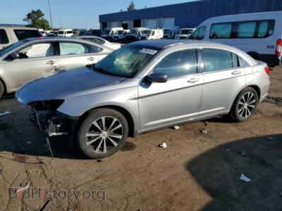 2013 Chrysler 200 200 Limite, серебристый — VIN 1C3CCBCG3DN747016, Copart