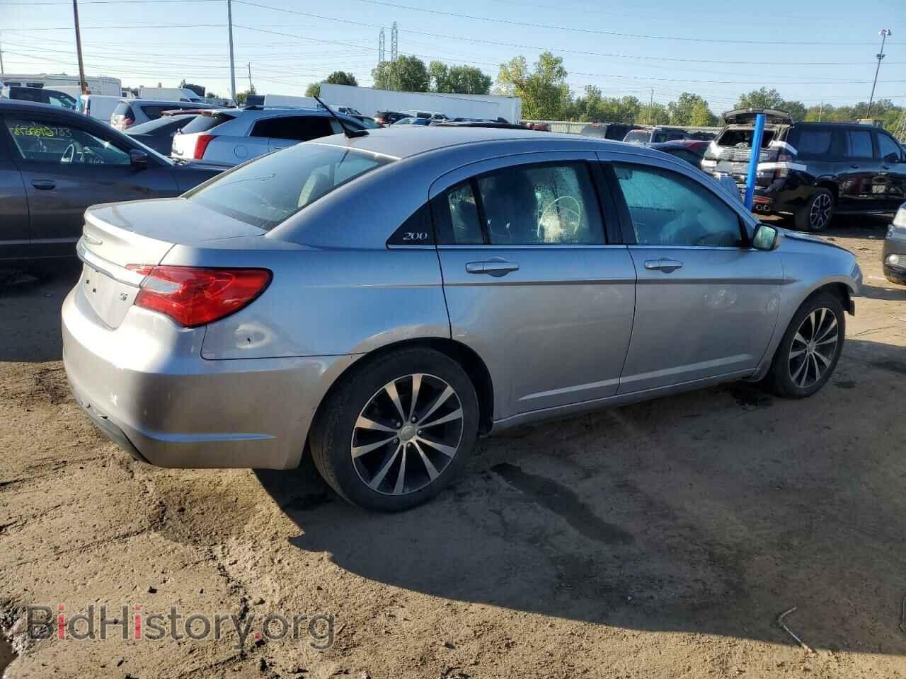 2013 CHRYSLER 200 - VIN: 1C3CCBCG3DN747016 - Фото 3