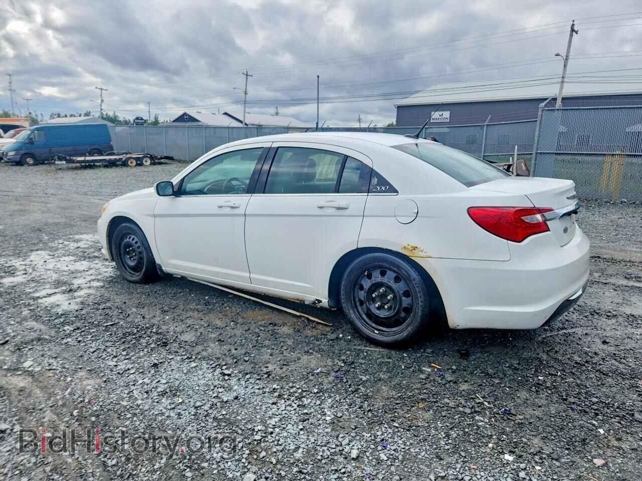 2014 CHRYSLER 200 - VIN: 1C3CCBAB2EN231917 - Photo 2