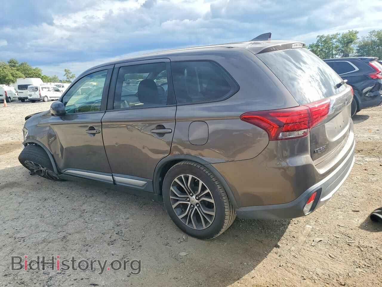 2017 MITSUBISHI OUTLANDER - VIN: JA4AD3A30HZ015568 - Photo 2