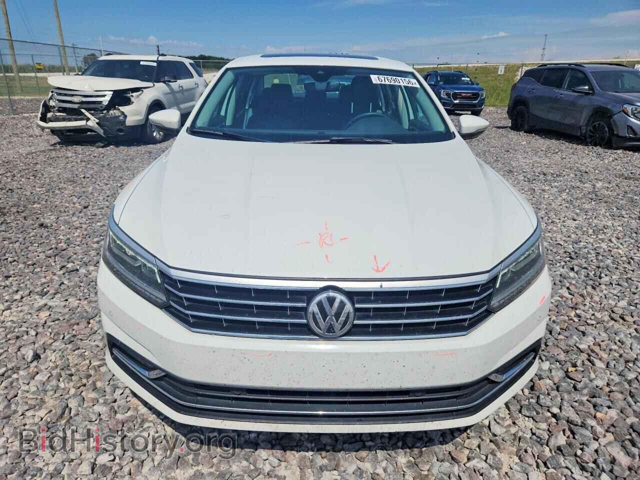 2017 VOLKSWAGEN PASSAT - VIN: 1VWCT7A33HC078821 - Фото 5
