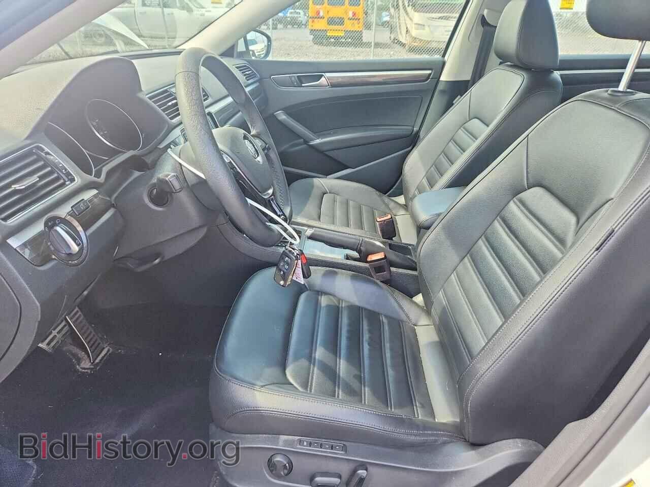 2017 VOLKSWAGEN PASSAT - VIN: 1VWCT7A33HC078821 - Фото 7