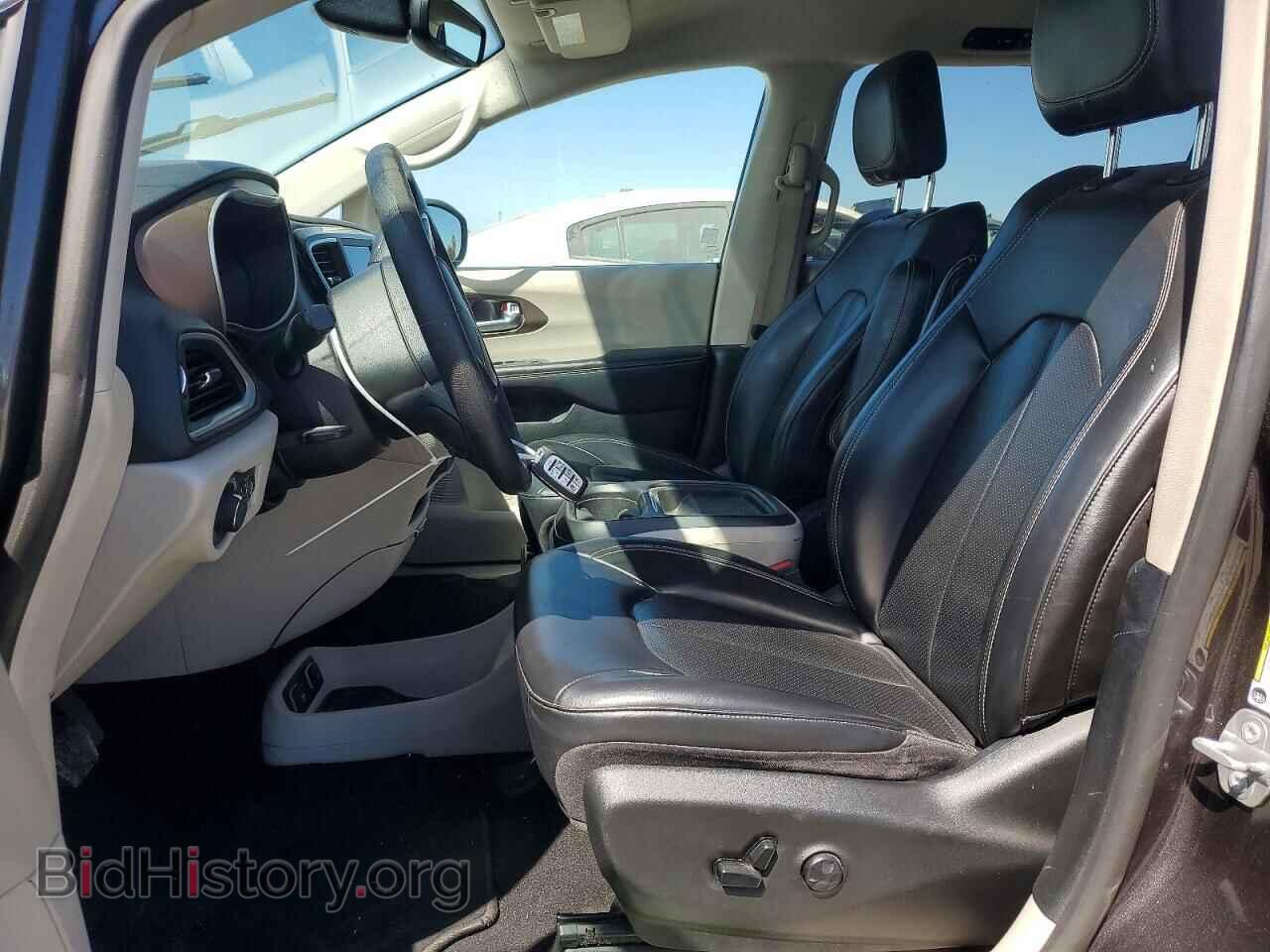 2020 Chrysler MINIVAN (VIN 2C4RC1DG8LR264332) — photo 7 of 13