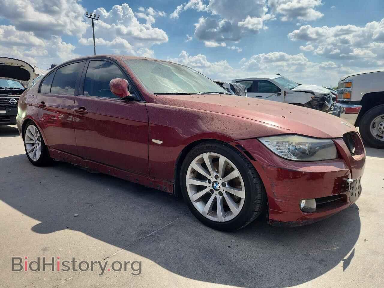 2011 BMW 3 SERIES - VIN: WBAPH7C59BE126349 - Photo 4