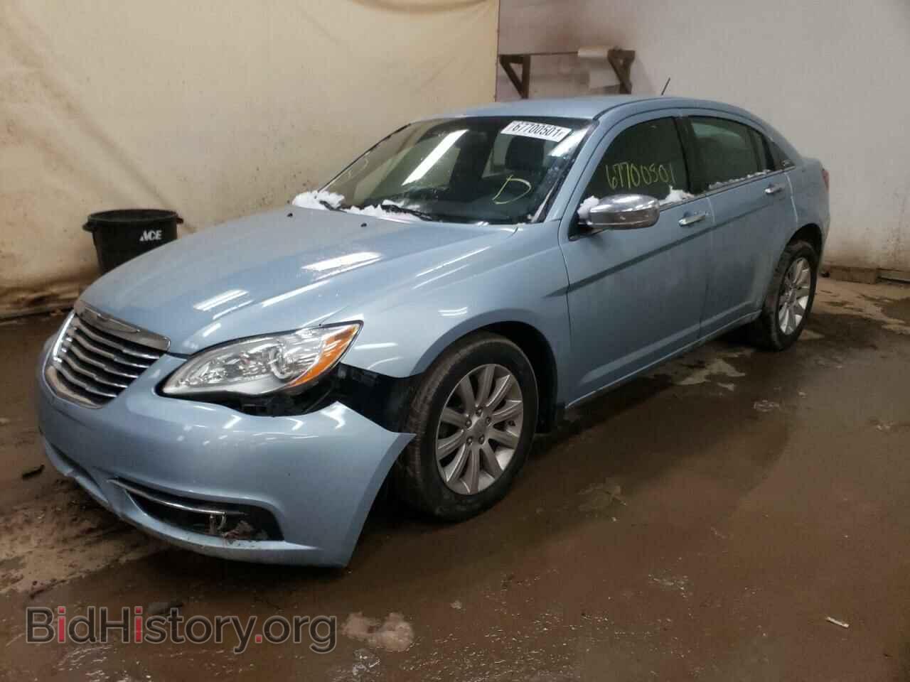 2013 CHRYSLER 200 - VIN: 1C3CCBCG8DN739011 - Фото 2