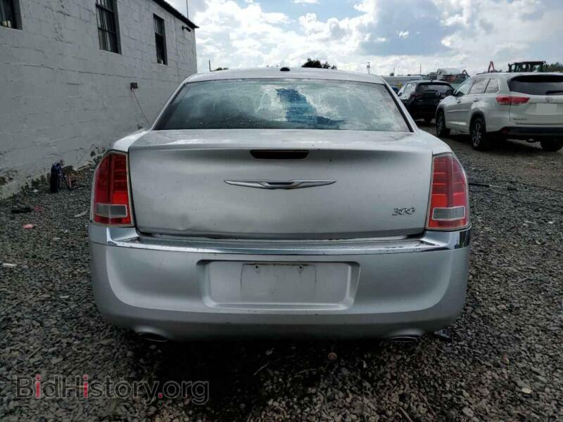2012 Chrysler 300 (VIN 2C3CCAAG5CH312048) — photo 6 of 12
