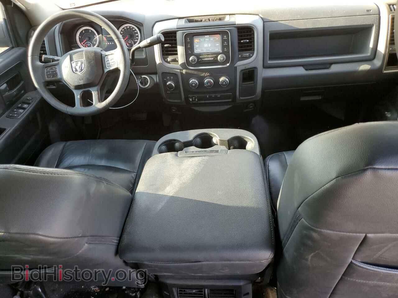 2018 RAM All Models - VIN: 3C6UR5CLXJG416152 - Photo 8