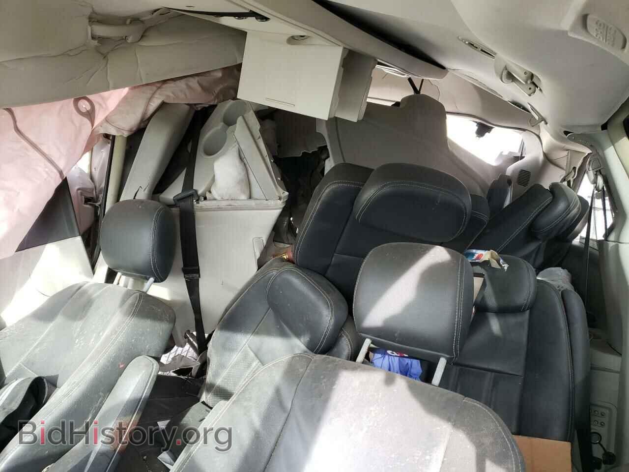 2009 CHRYSLER MINIVAN - VIN: 2A8HR54X19R648021 - Фото 6
