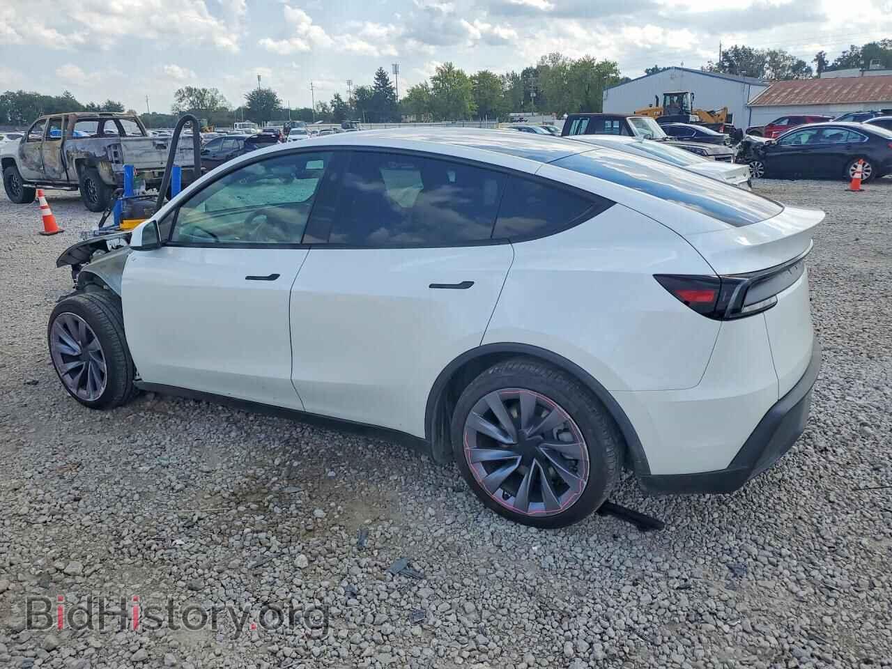 2026 TESLA MODEL Y - VIN: 7SAYGDEE8TF601787 - Фото 2