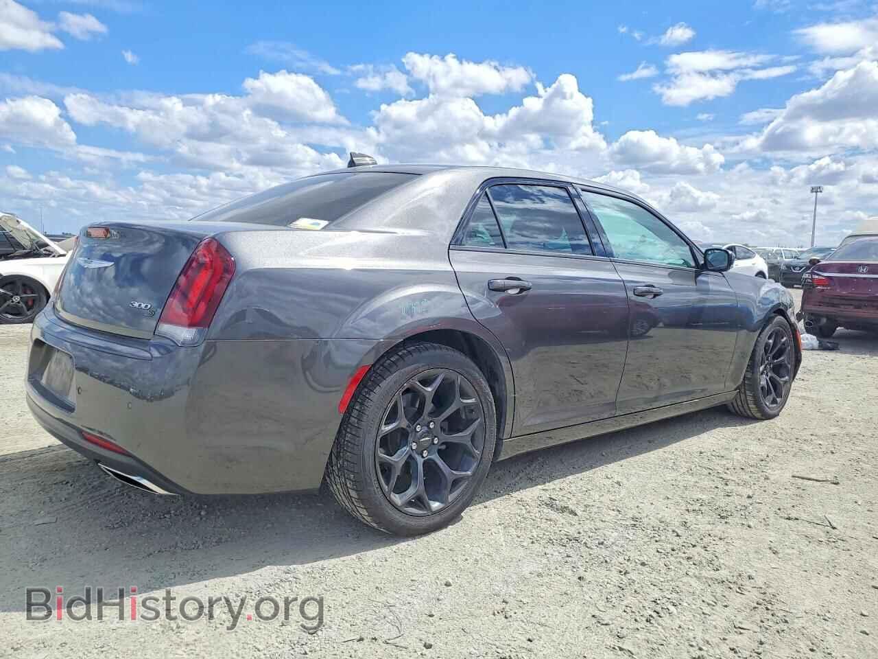 2019 CHRYSLER 300 - VIN: 2C3CCABG3KH700893 - Photo 3