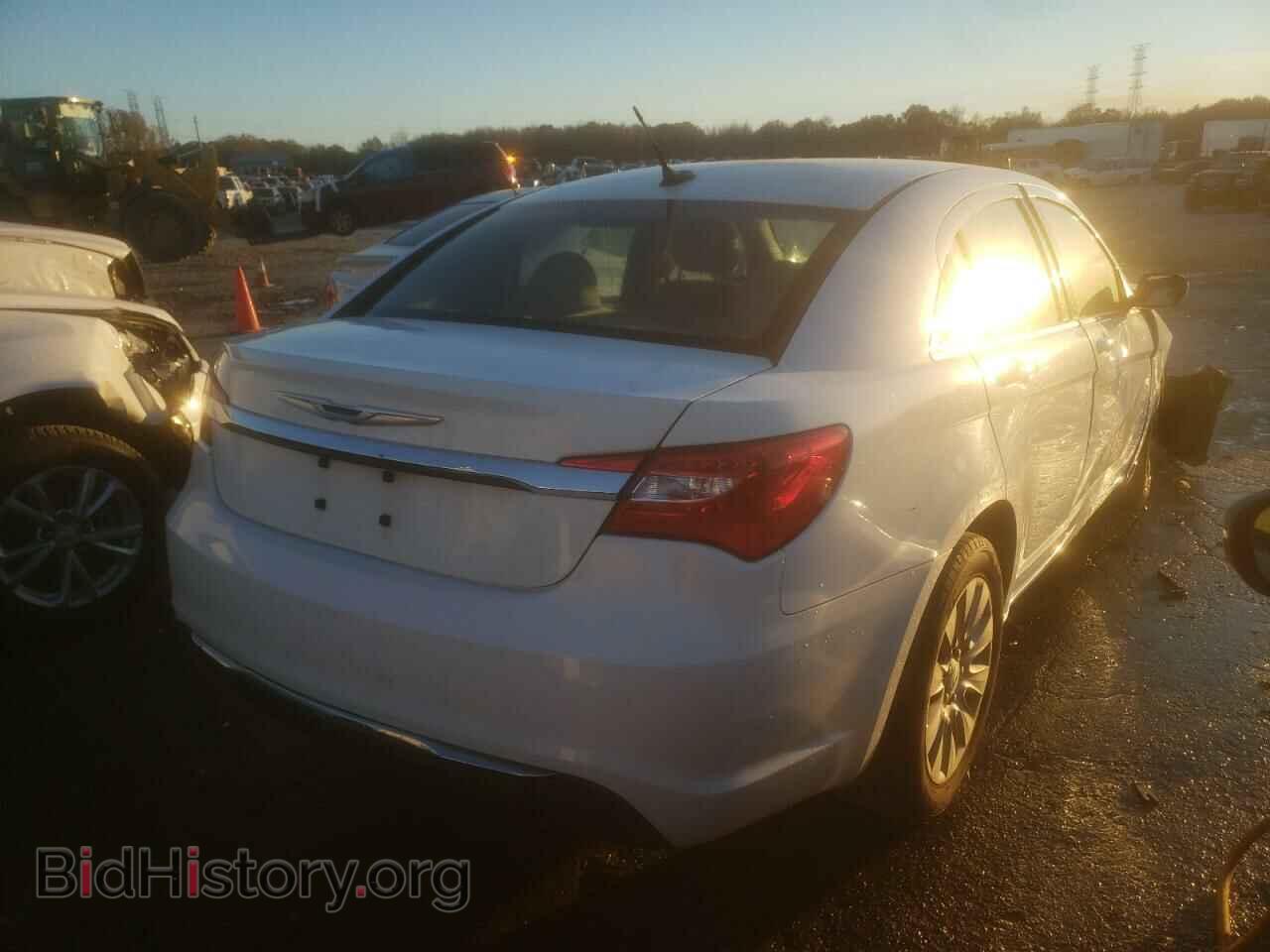 2012 CHRYSLER 200 - VIN: 1C3CCBAB8CN223379 - Фото 4