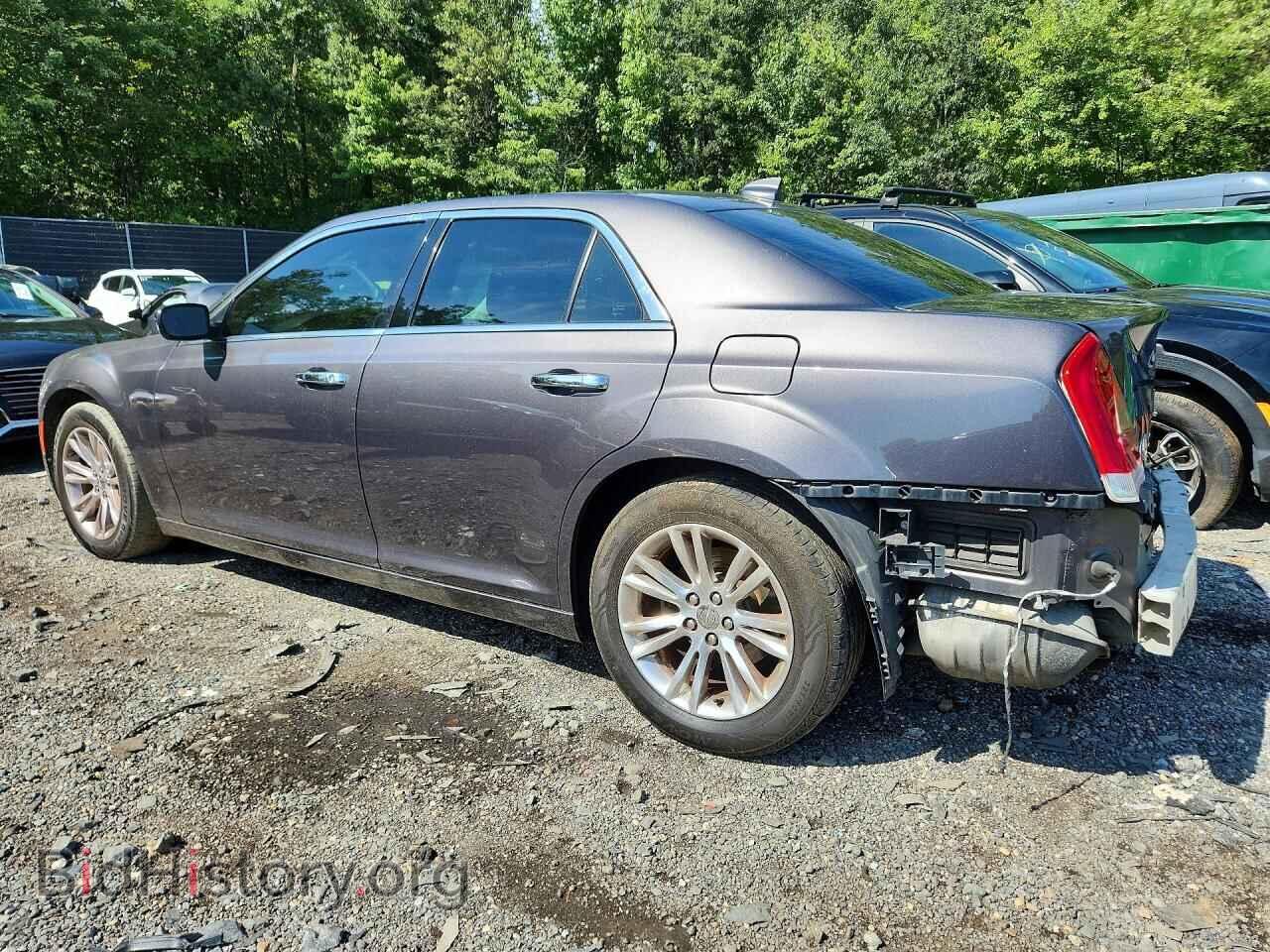 2017 CHRYSLER 300 - VIN: 2C3CCAEG2HH663047 - Photo 2