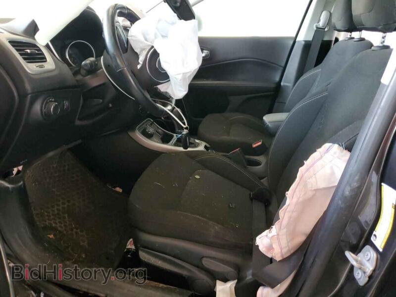 2020 Jeep COMPASS (VIN 3C4NJDAB9LT251844) — photo 7 of 12