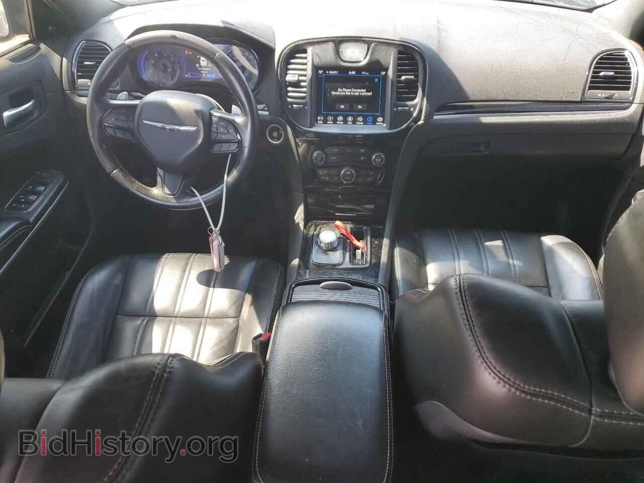 2019 CHRYSLER 300 - VIN: 2C3CCABG4KH562684 - Фото 8