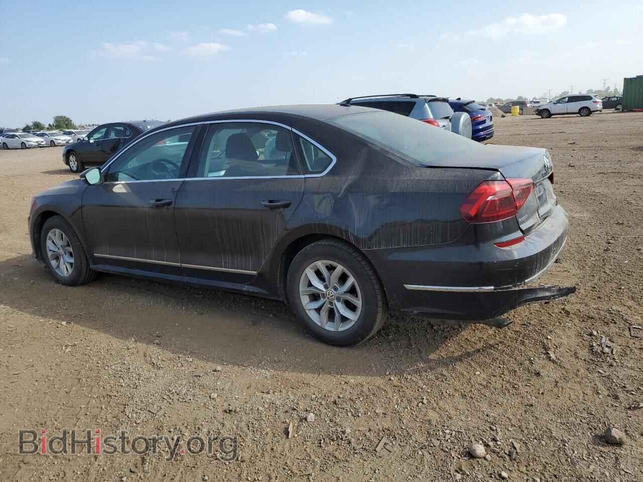 2017 VOLKSWAGEN PASSAT - VIN: 1VWAT7A38HC034241 - Фото 2