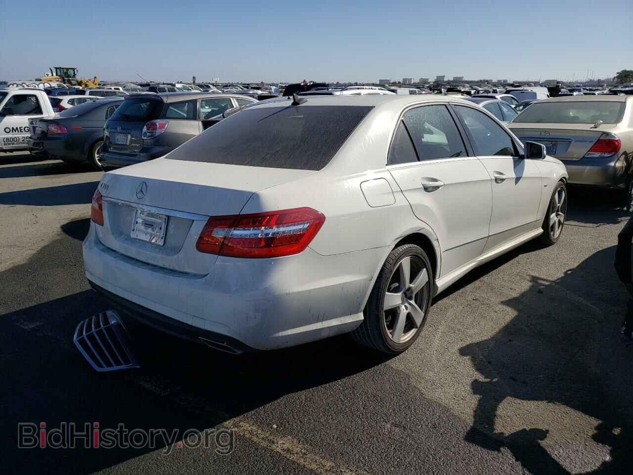 2012 MERCEDES-BENZ E-CLASS - VIN: WDDHF5KB7CA555660 - Фото 3