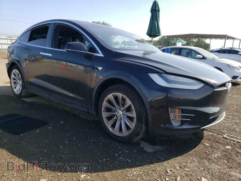 2020 Tesla MODEL X (VIN 5YJXCAE26LF240973) — фото 4 из 12