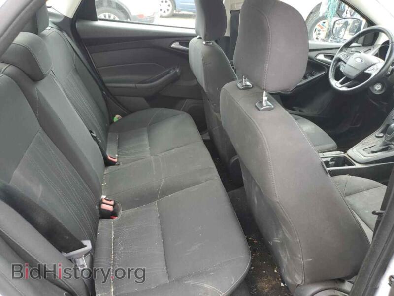 2016 Ford FOCUS (VIN 1FADP3FE7GL231753) — photo 10 of 14