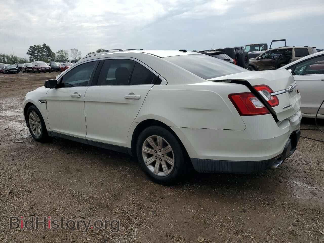 2011 FORD TAURUS - VIN: 1FAHP2DW5BG123267 - Photo 2