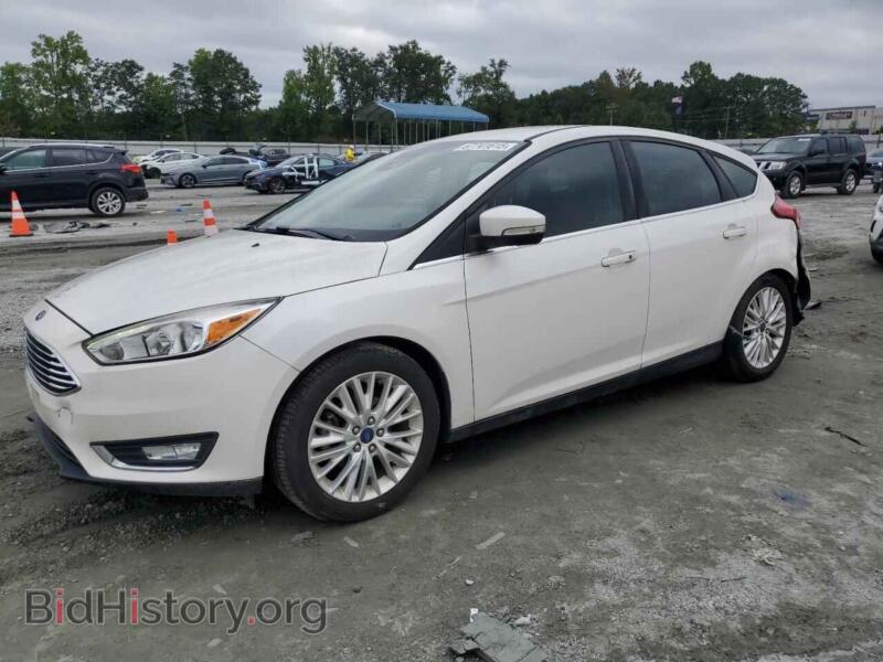 2016 Ford FOCUS Titanium (VIN 1FADP3N22GL212468) — фото 1 из 14, Copart, повреждение: задняя часть
