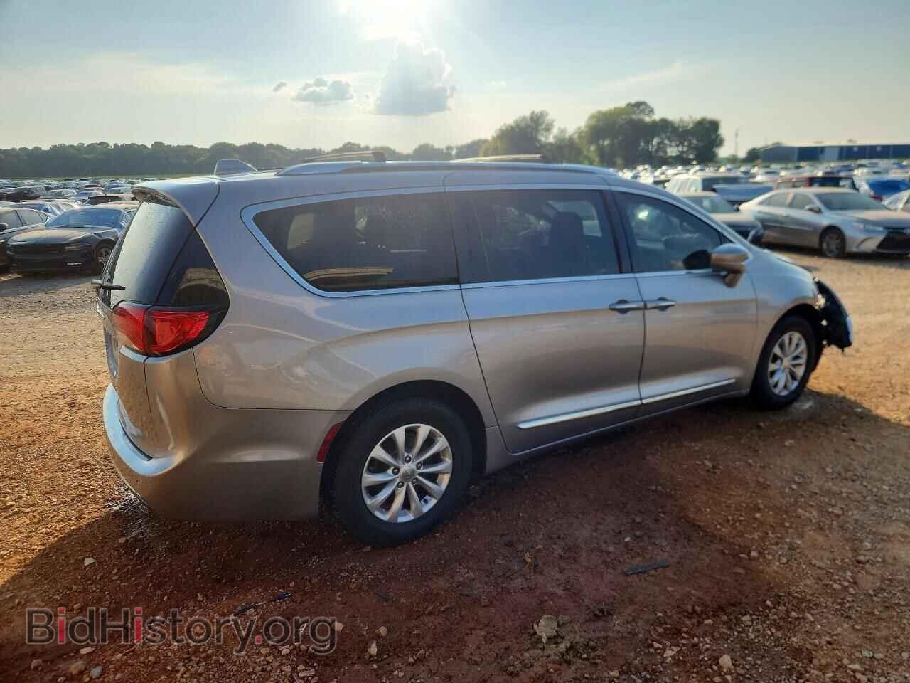 2018 CHRYSLER PACIFICA - VIN: 2C4RC1BG9JR306667 - Фото 3